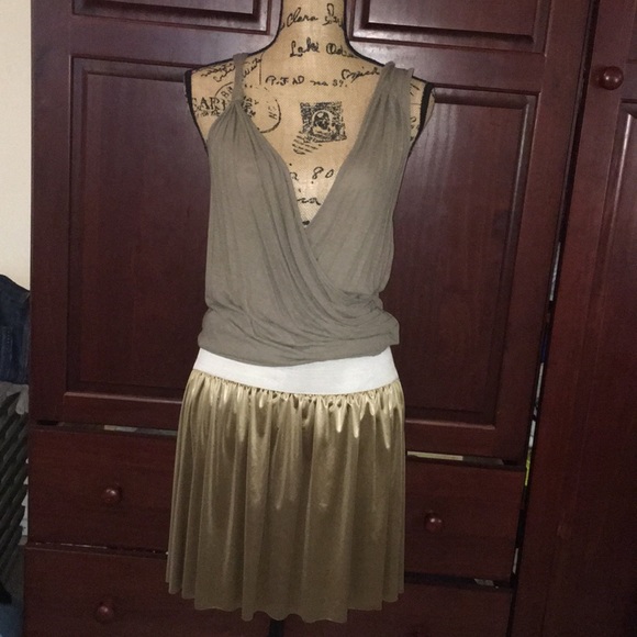 Dress - Picture 2 of 8